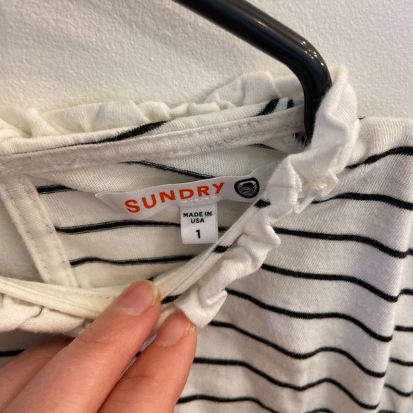 Sundry Size 1 Ruffle Bib Top - Picture 6 of 11